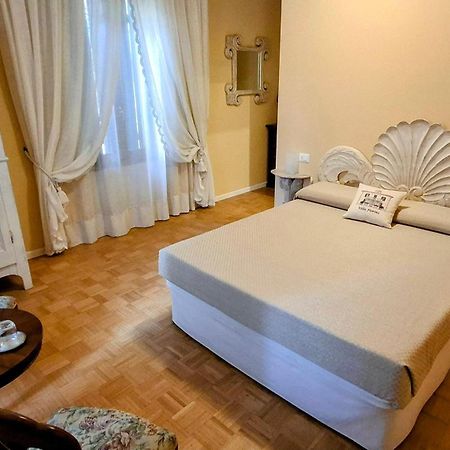 B&B Villa Fiorini Moniga del Garda ภายนอก รูปภาพ