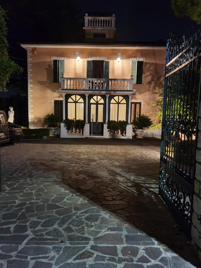 B&B Villa Fiorini Moniga del Garda ภายนอก รูปภาพ