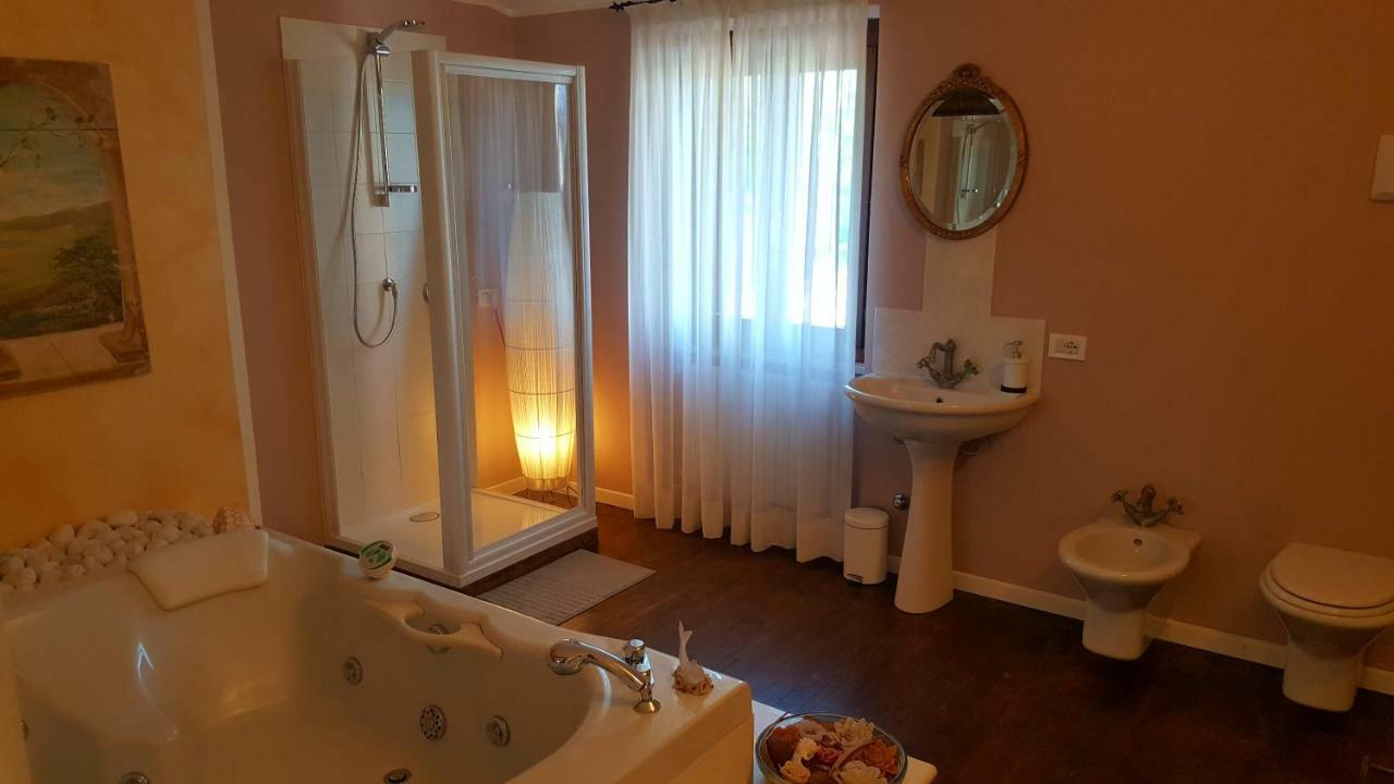 B&B Villa Fiorini Moniga del Garda ภายนอก รูปภาพ