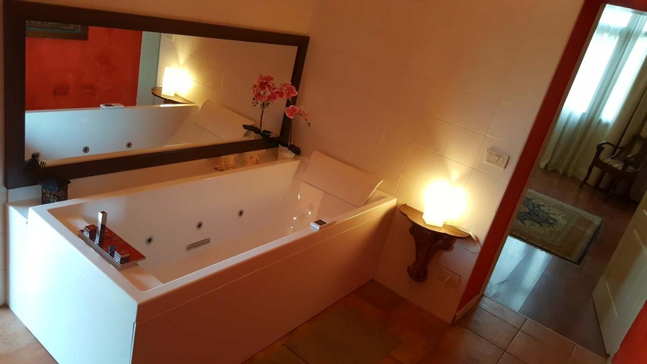 B&B Villa Fiorini Moniga del Garda ภายนอก รูปภาพ
