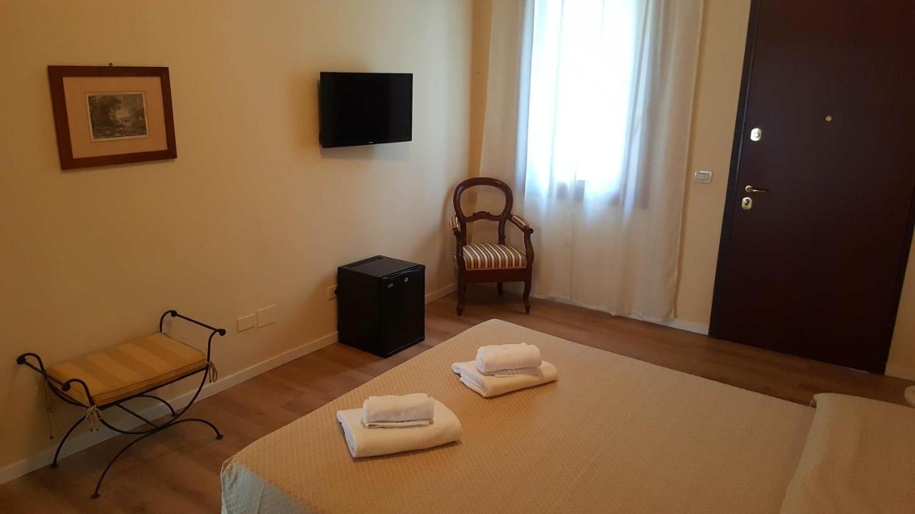B&B Villa Fiorini Moniga del Garda ภายนอก รูปภาพ